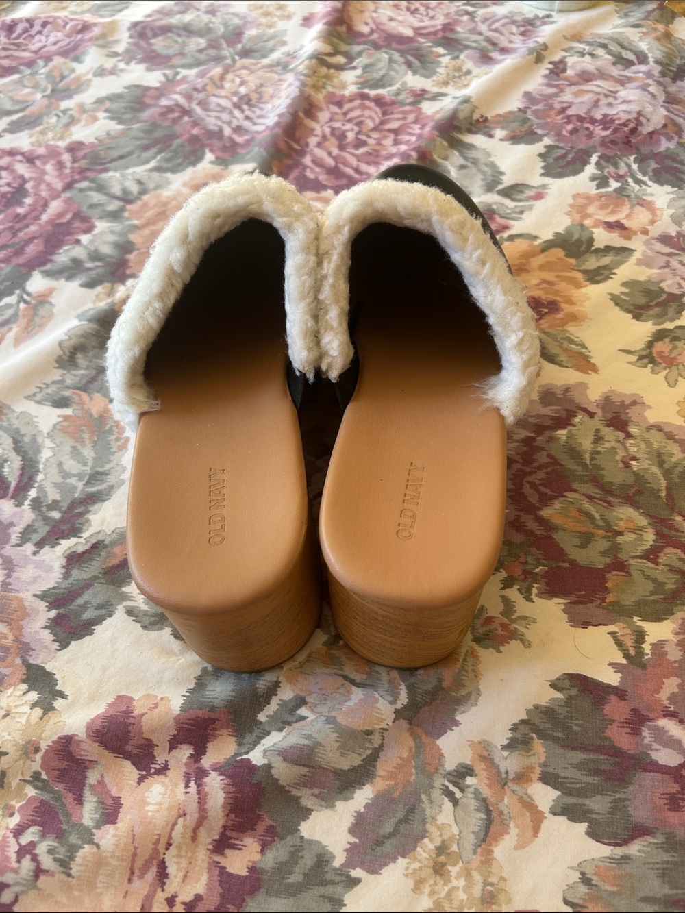 Old Navy Black Faux-Leather Clog Mules with White Shearling Trim Size 10 - Picture 3 of 5